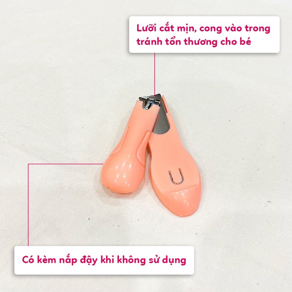 Bấm móng tay cho bé Babuu xuất Nhật