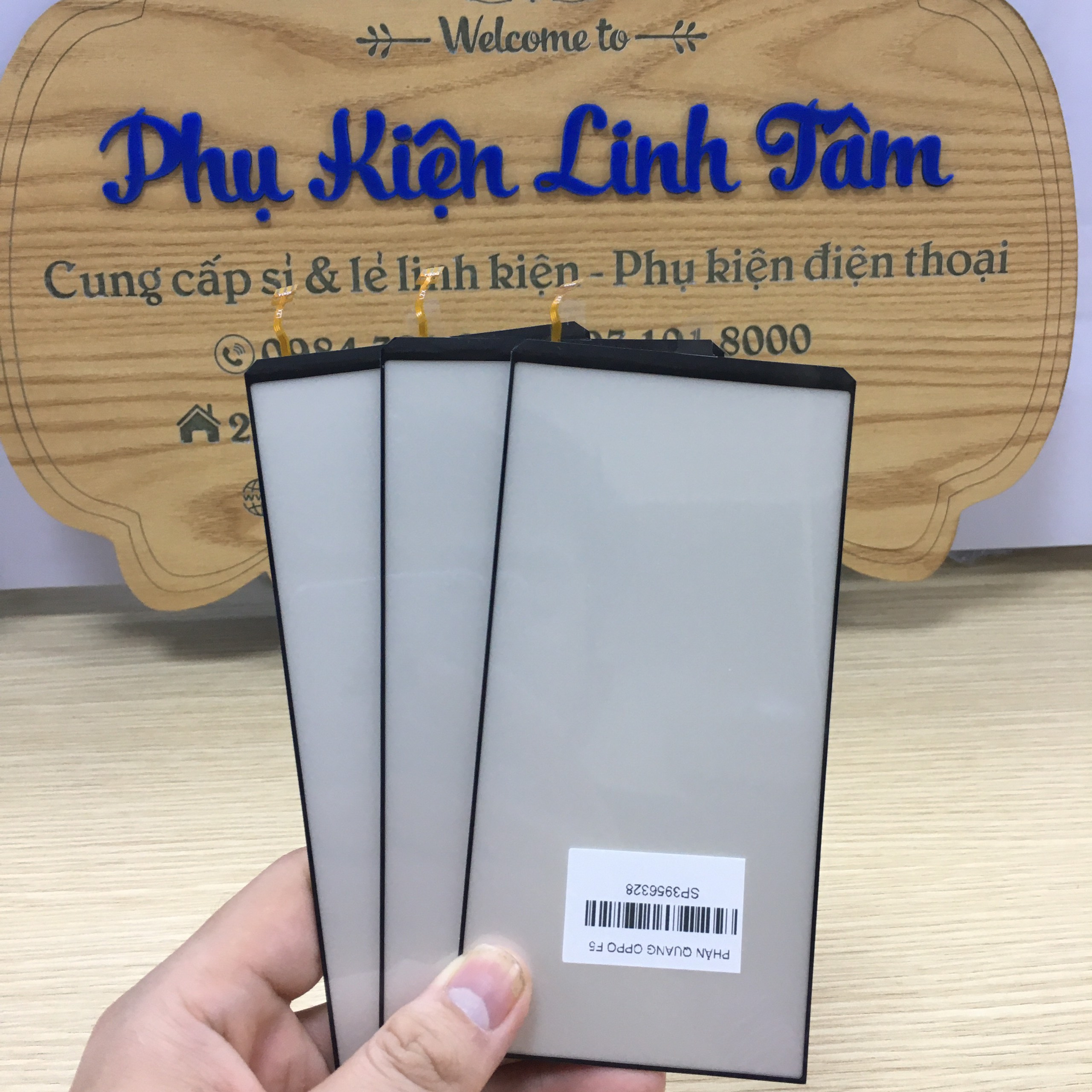 Phản quang Oppo F5