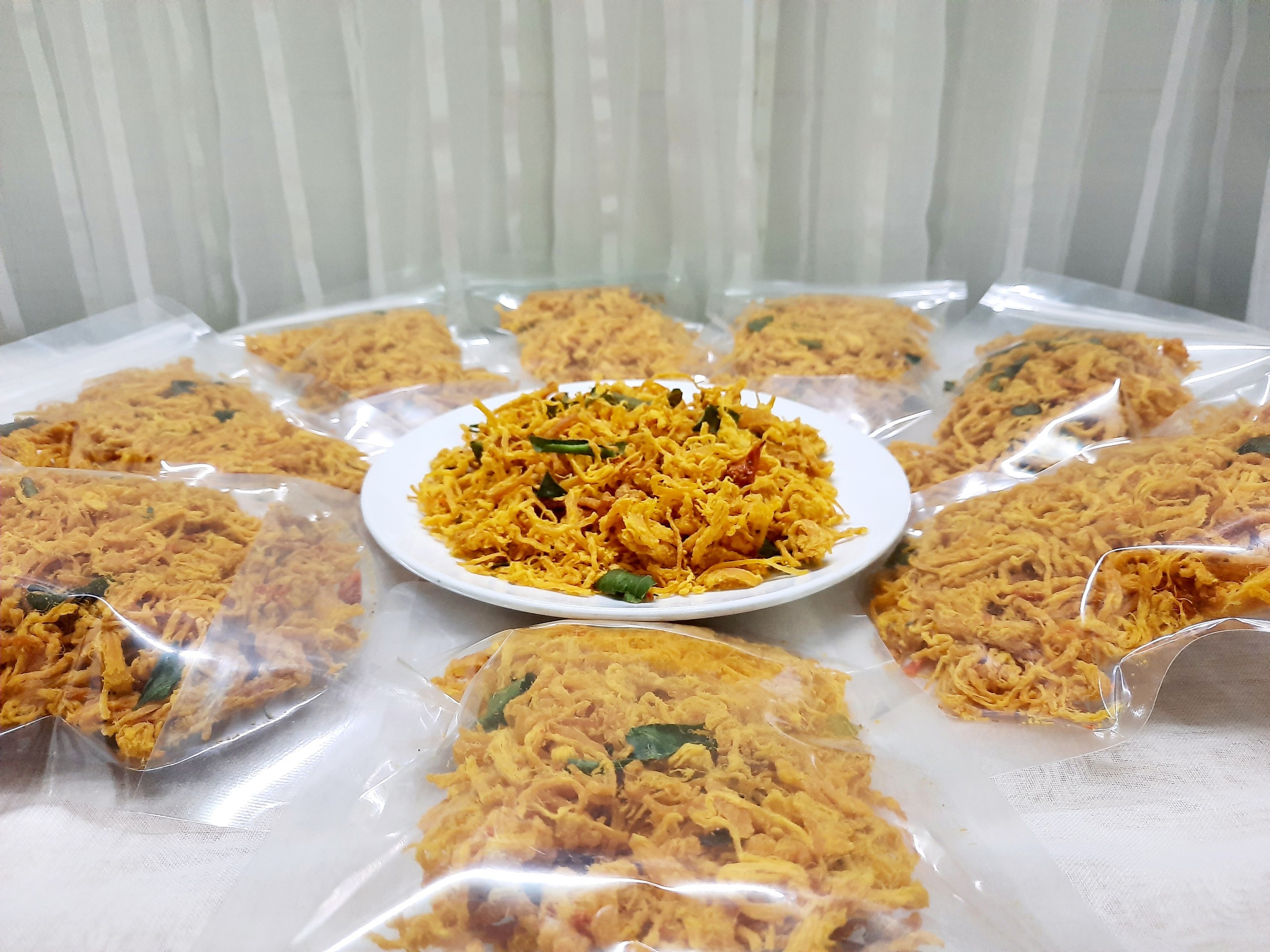 KHÔ GÀ LÁ CHANH ĐẶC BIỆT GÓI 100GR