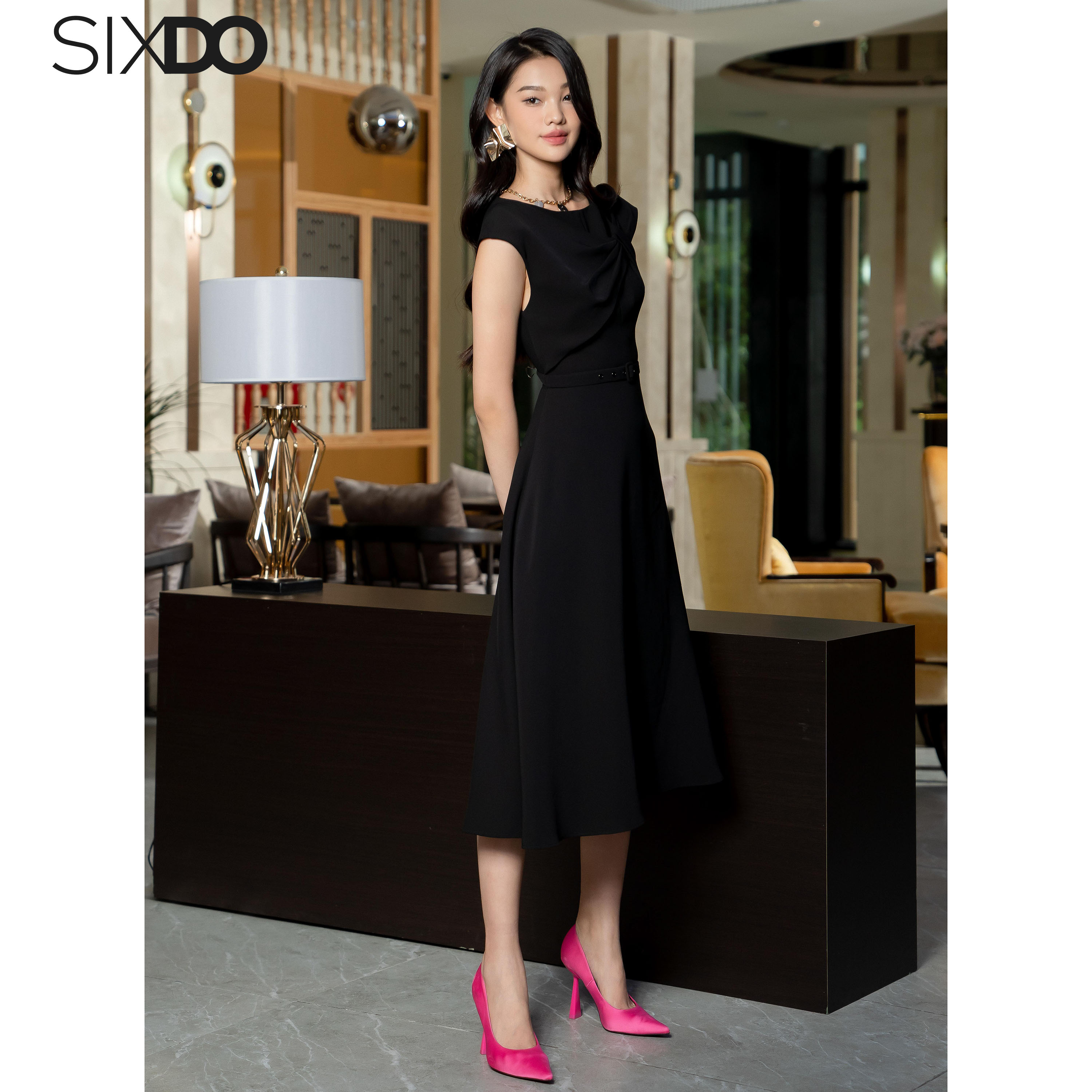 Đầm đen phối đai eo SIXDO (Black Sleeveless Midi Woven Dress)