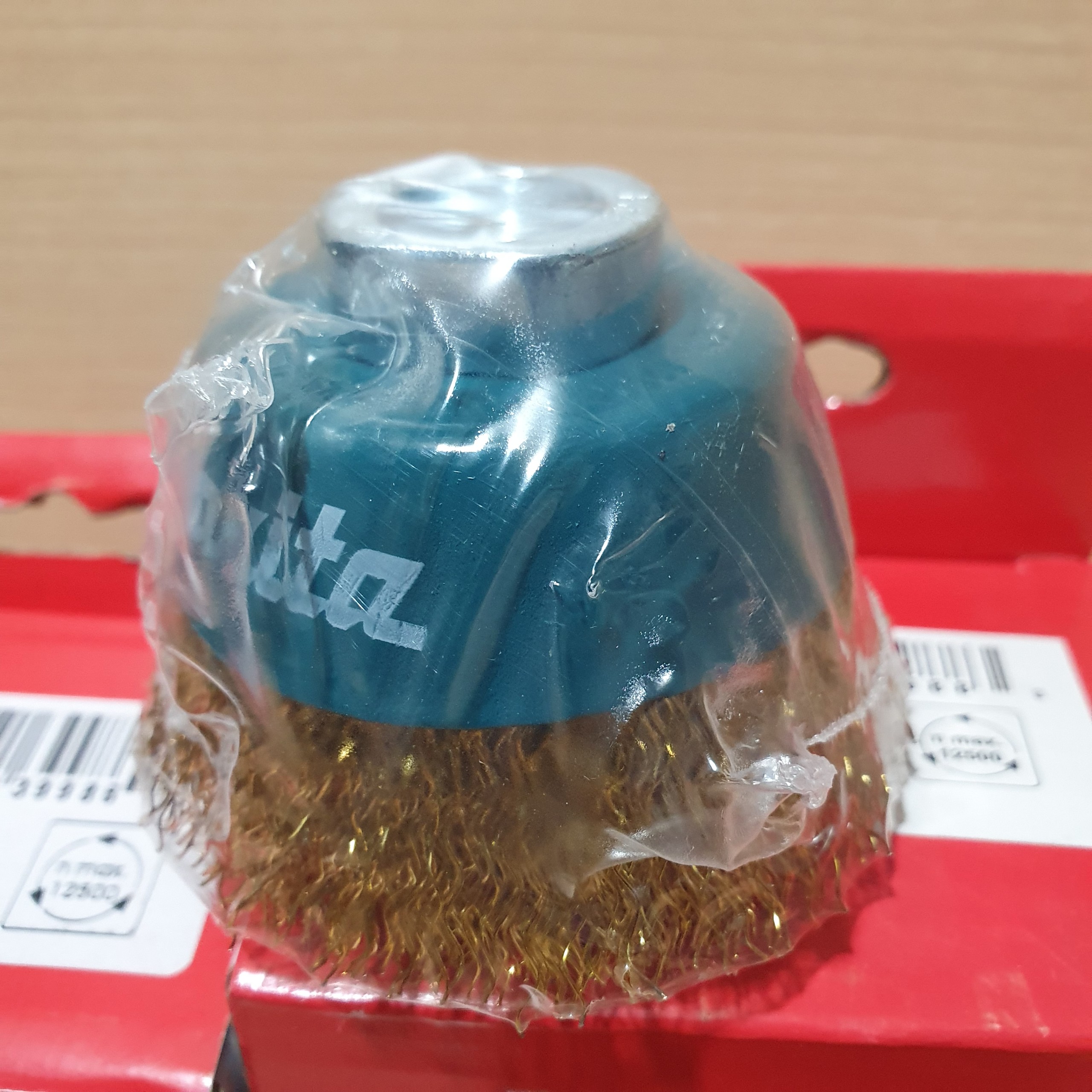 Chổi đánh gỉ dạng cốc 60mm,75mm Makita