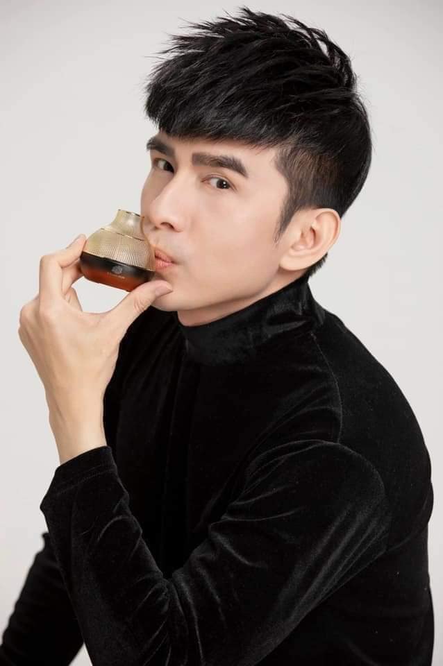 Kem tái sinh đêm Magic Skin
