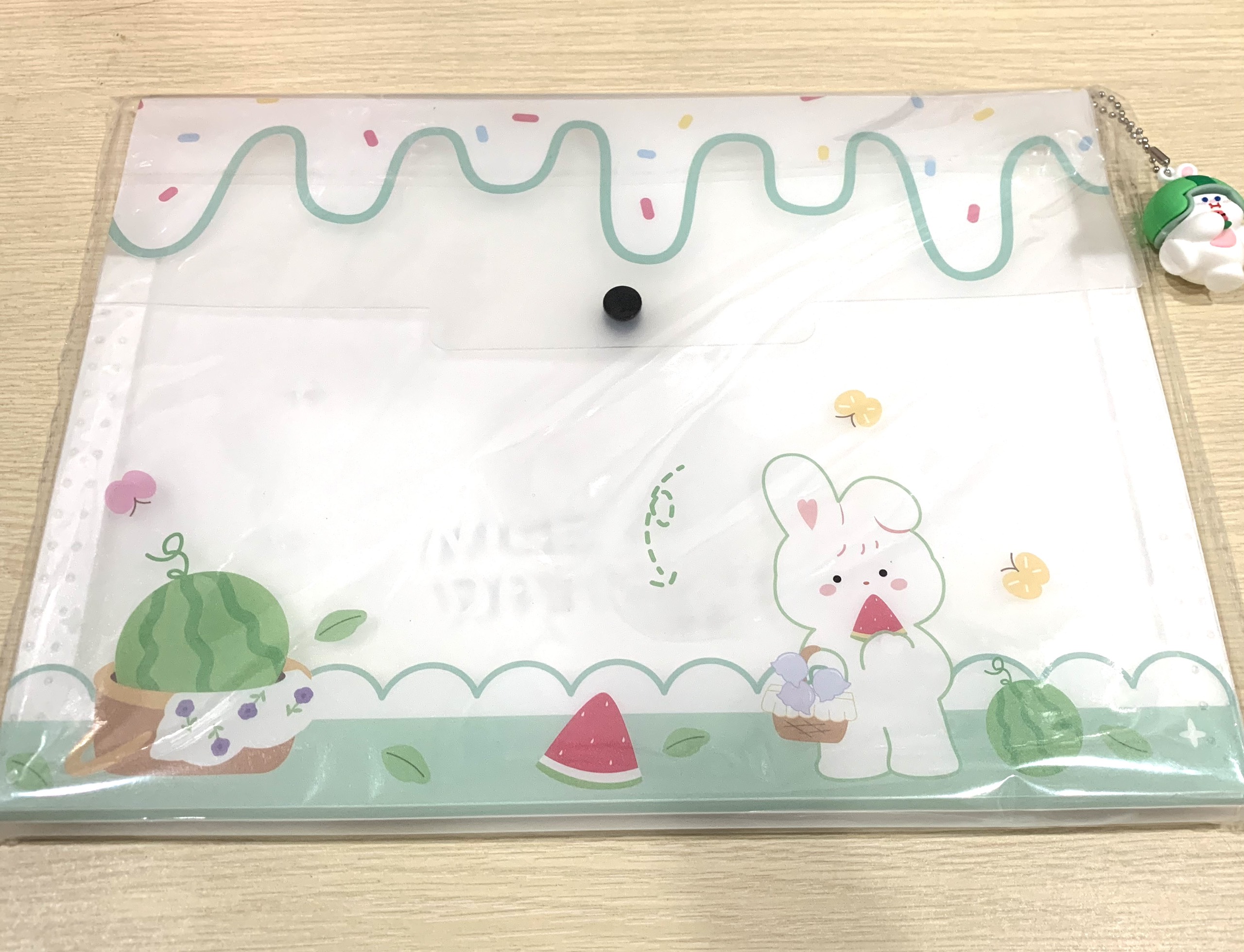 Bìa nút đựng hồ sơ 8 ngăn có gắn móc khóa cute
