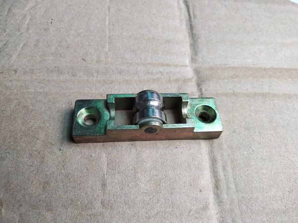 Bánh xe cửa lùa cửa nhựa lõi thép