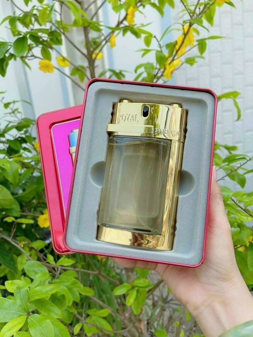 Nước hoa Royal hộp thiếc đỏ 100ml.