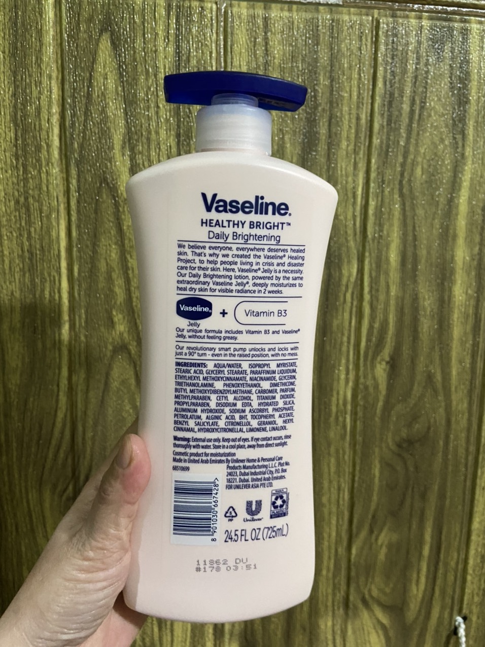 Sữa Dưỡng Thể Vaseline Healthy White Lightening 725ml