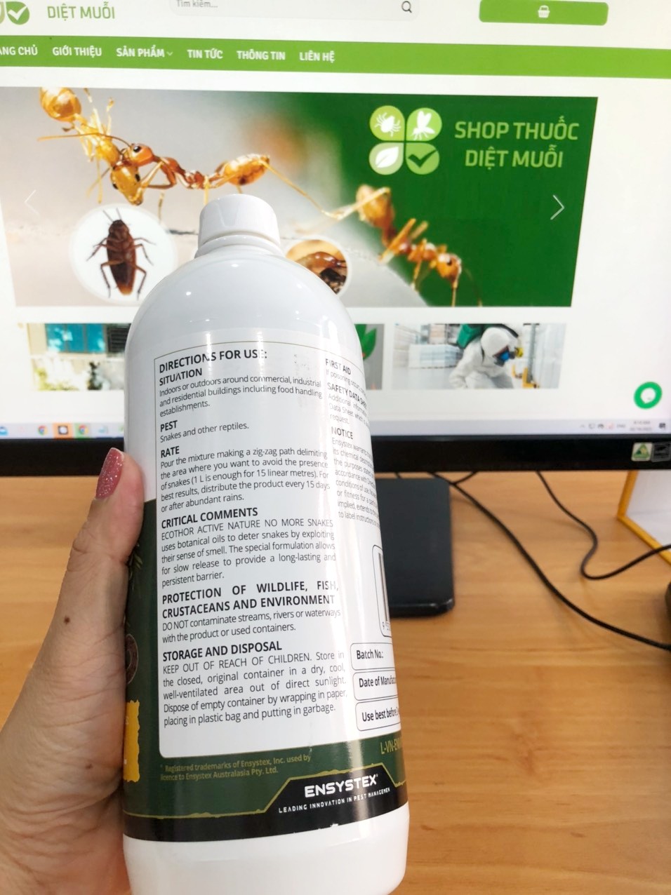 TINH DẦU XUA ĐUỔI RẮN - ECOTHOR ( Mỹ ) - Chai 1 Lít