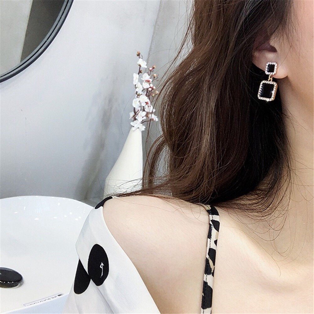 Bông tai đá đen mix đá lấp lánh TH74