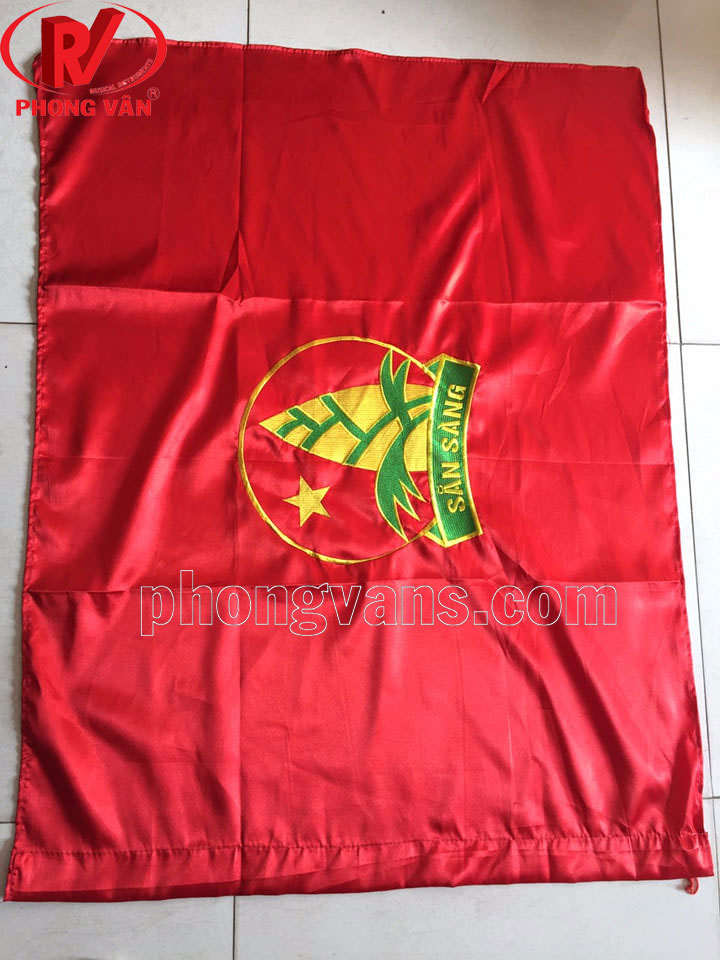 Cờ đội thêu