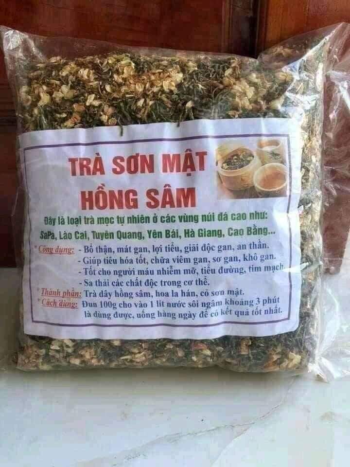 TRÀ SƠN MẬT HỒNG SÂM Là loại trà được kết hợp từ nhiều loại thảo dược nên gọi là trà sơn mật hồng sâm.Thành phần :Trà sơn mật ,cỏ ngọt ,hoa nhài...đóng gói 1kg