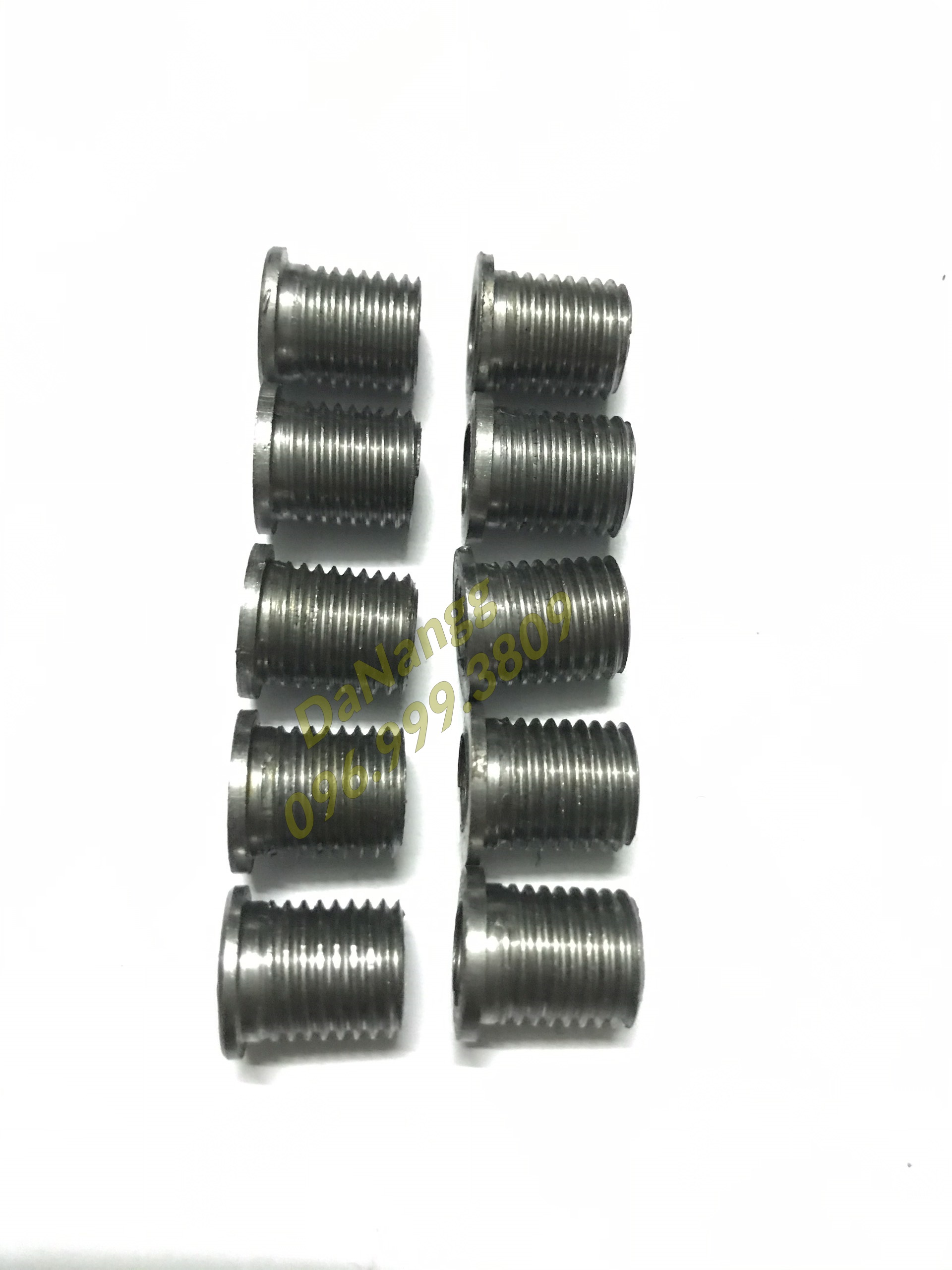 Ốc cấy và ốc công làm bugi xe máy
