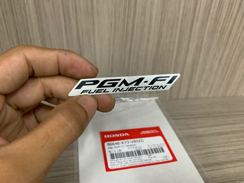 Tem chử pgm fi xe bạc