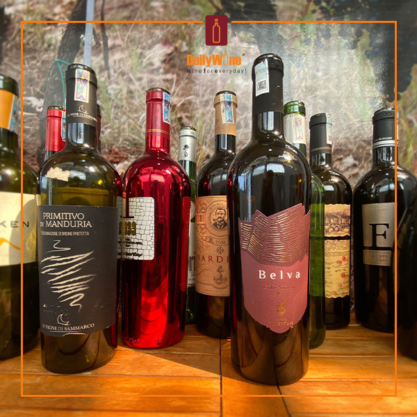 Set of 6 Random Wine Bottle without Cork, for Home Decoration or Collection