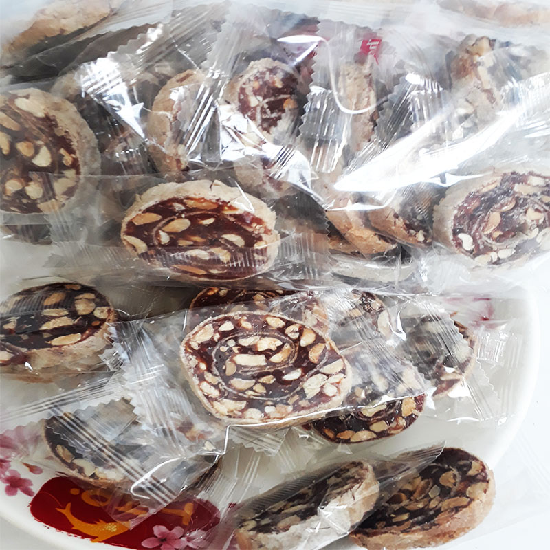 Mứt chuối béo cuộn bánh tráng 500g