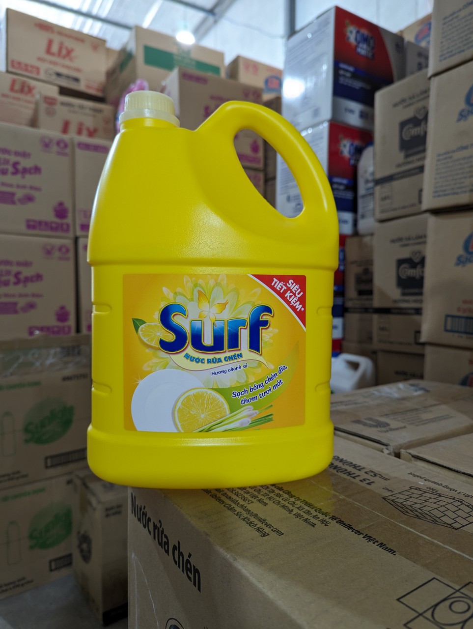 Nước rửa chén Surf hương thơm tươi mát 3.6kg
