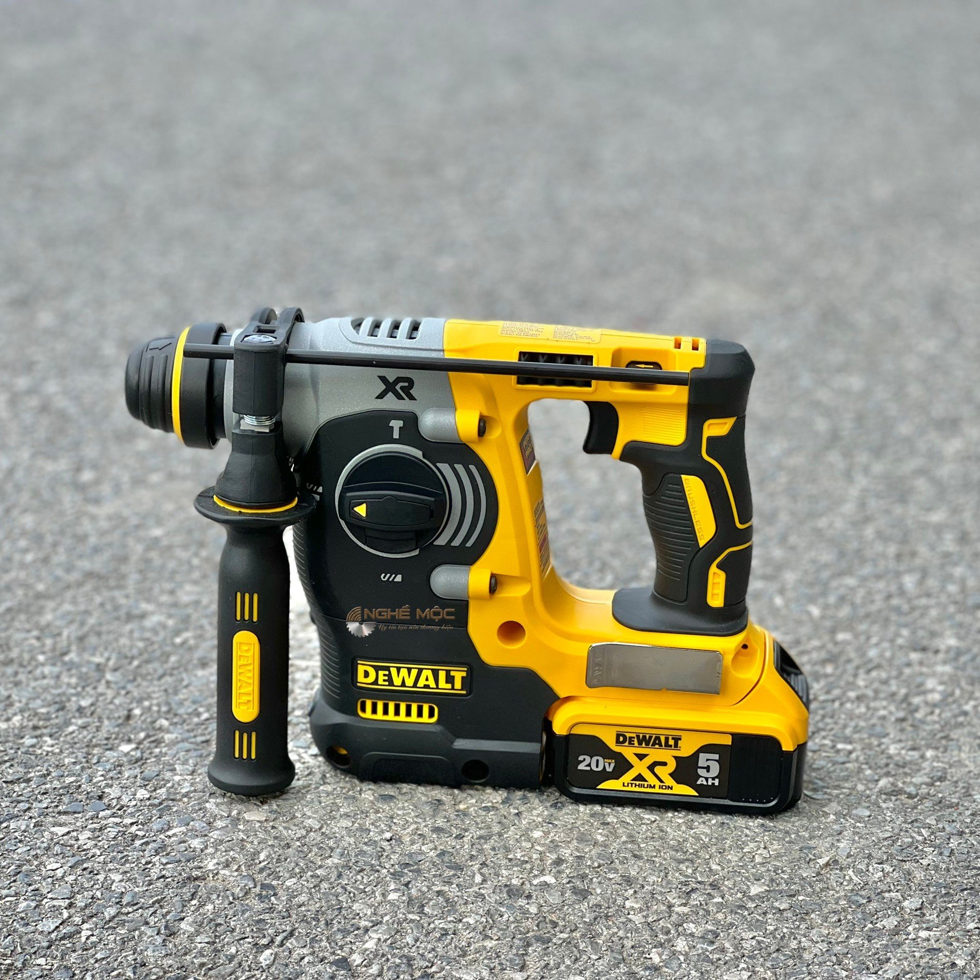 Máy khoan betong Dewalt DCH273