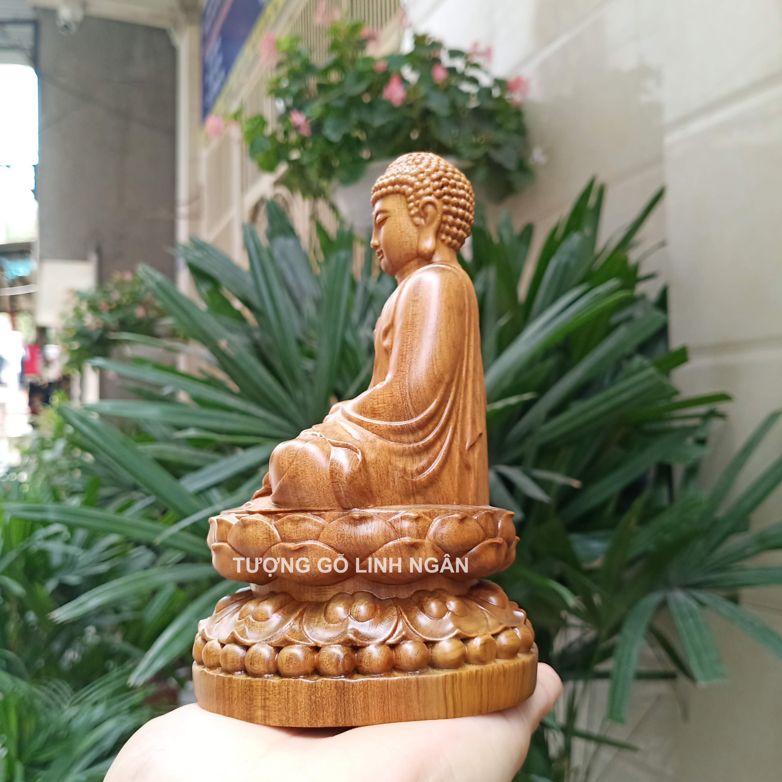 Tượng Phật A di đà (Cao 15, rộng 9, sâu 9 cm) gỗ bách xanh thơm