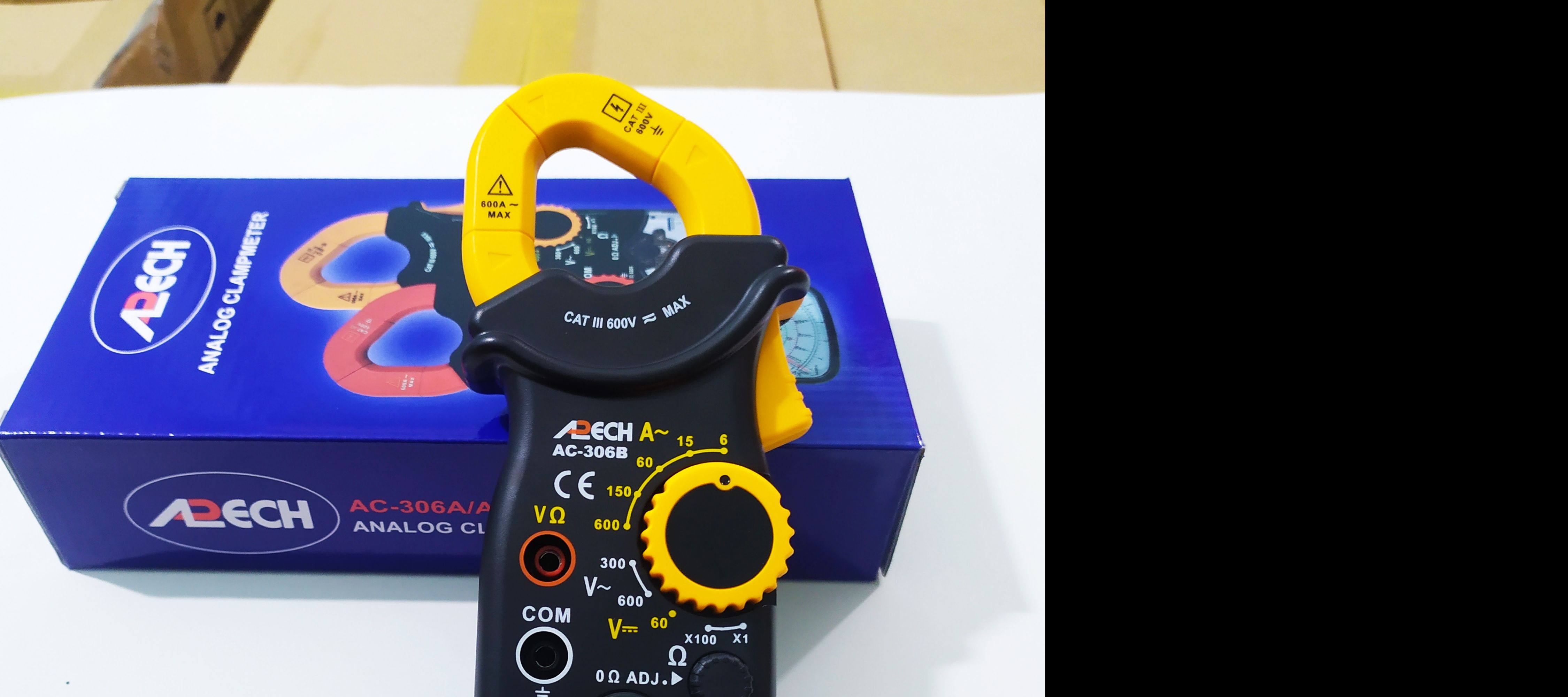 [HCM]Ampe kìm đo dòng AC APECH AC-306B (600A)