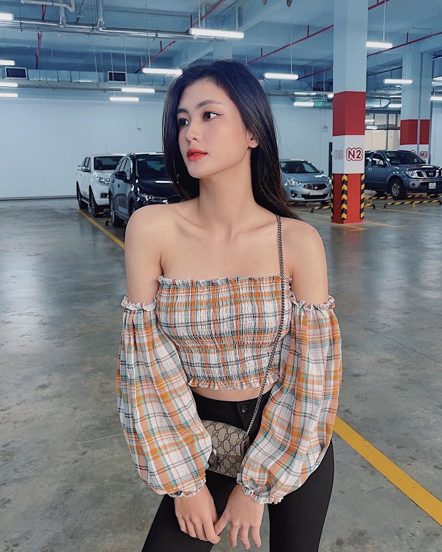 ÁO CROP BẸT VAI BO THUN