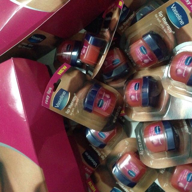 Son dưỡng Vaseline