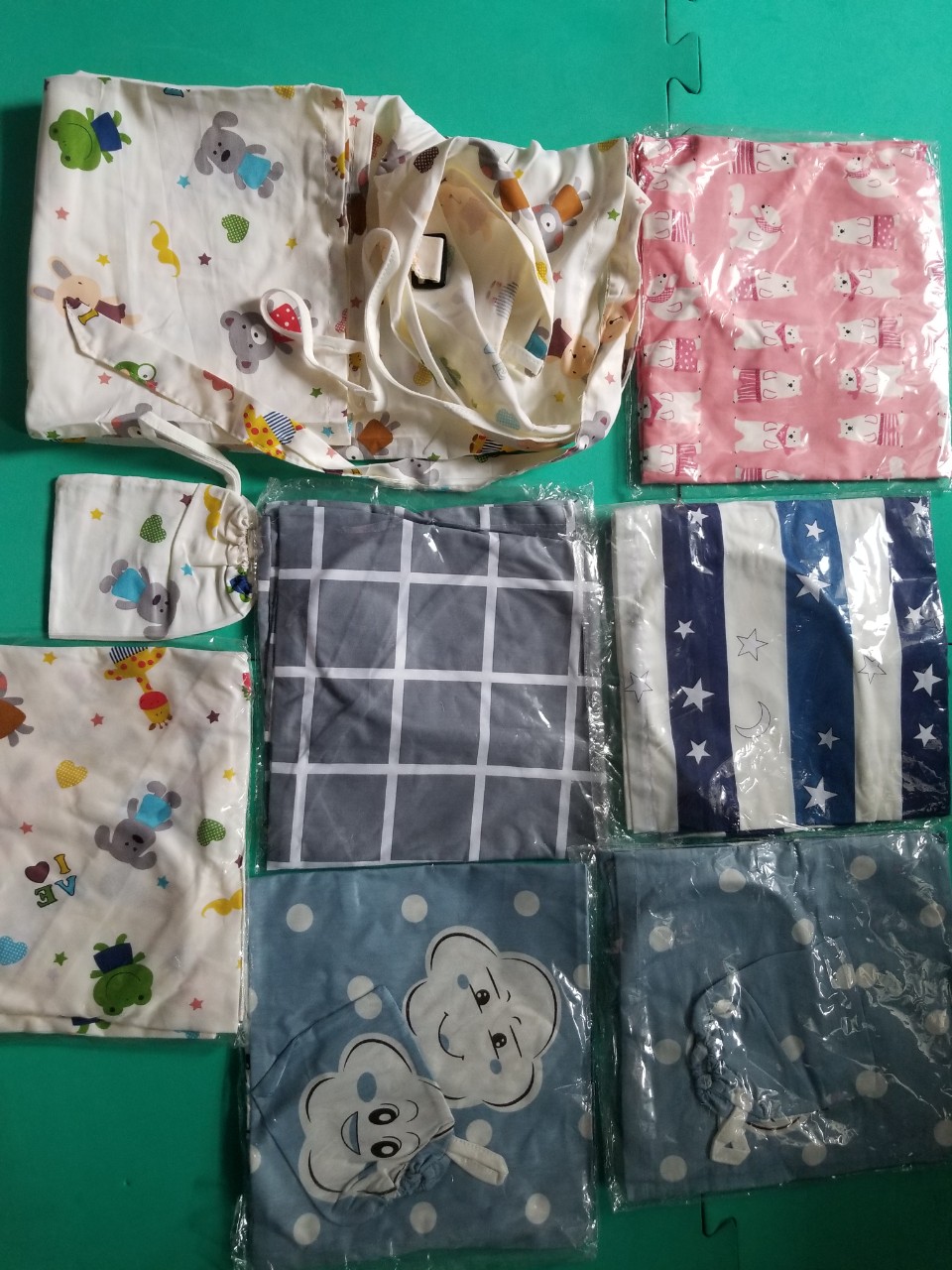Khăn choàng cho bé bú khi ra ngoài