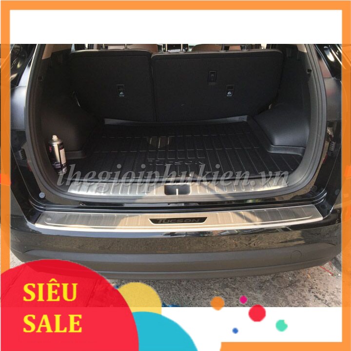 Ốp chống trầy cốp Hyundai Tucson 2019 Mẫu INOX giá rẻ