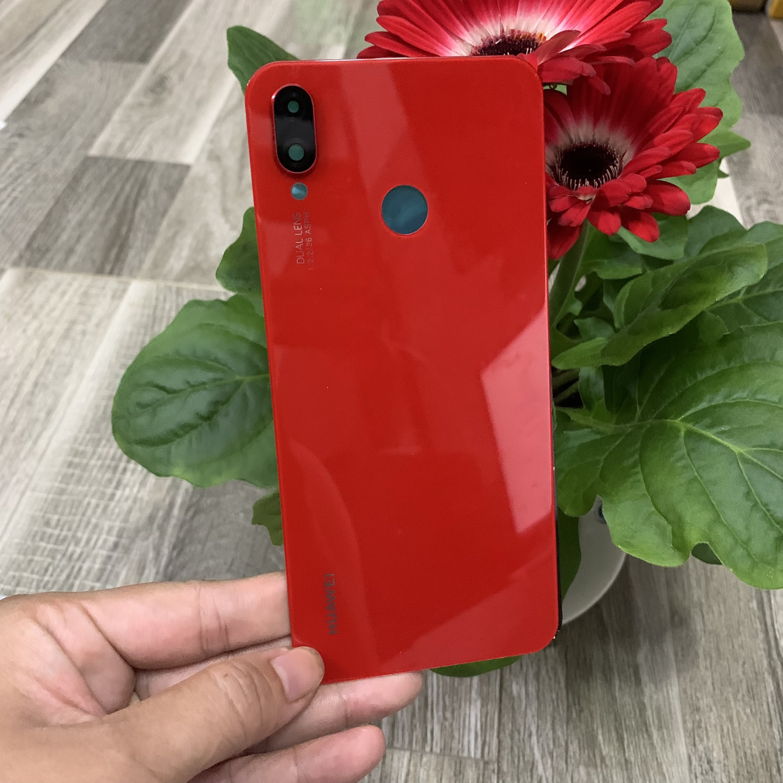 kinh lưng huawei nova 3i