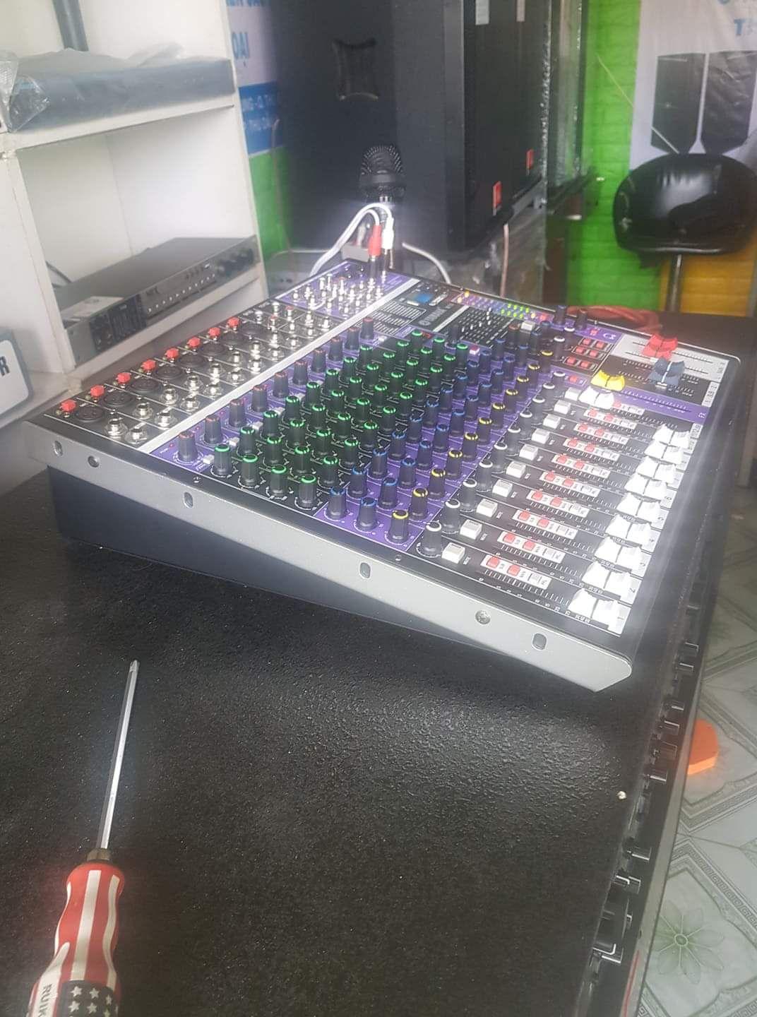 Mixer YAMAHA M10-99 hiệu ứng