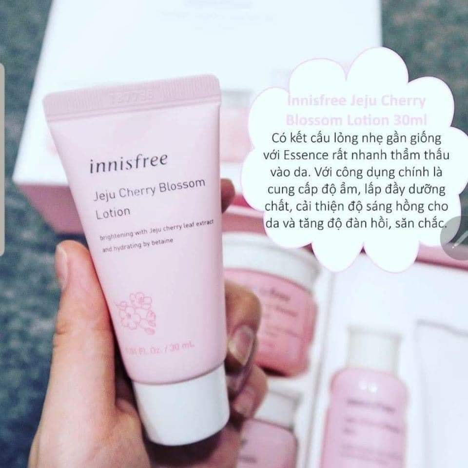 SET DƯỠNG DA INNISFREE TRẮNG HỒNG HOA ANH ĐÀO