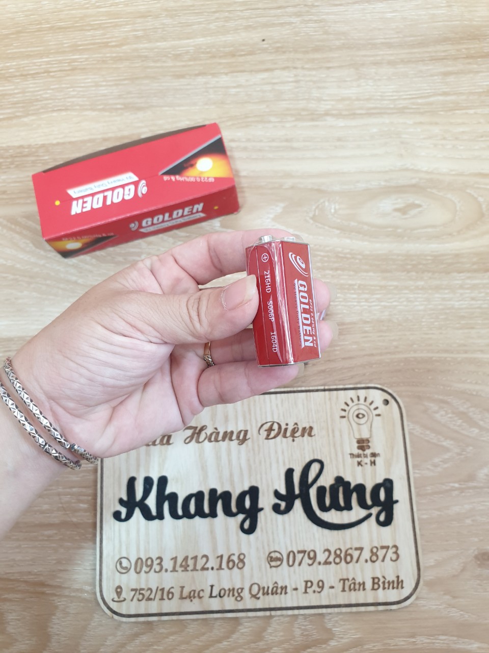 Pin vuông Golden Power có điện thế 9V