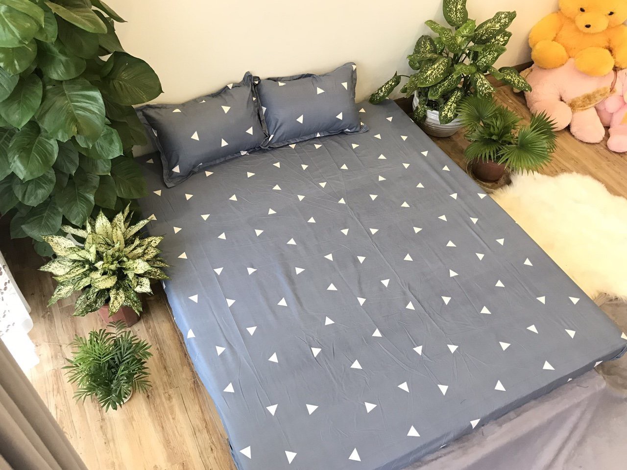 Bộ ga gối,ga trải giường 1m6/1m8 gồm 1ga 2 vỏ gối mẫu tam giác ghi Remato Kho chăn ga gối, ga giường, drap giường đa dạng mẫu mã đủ kích cỡ