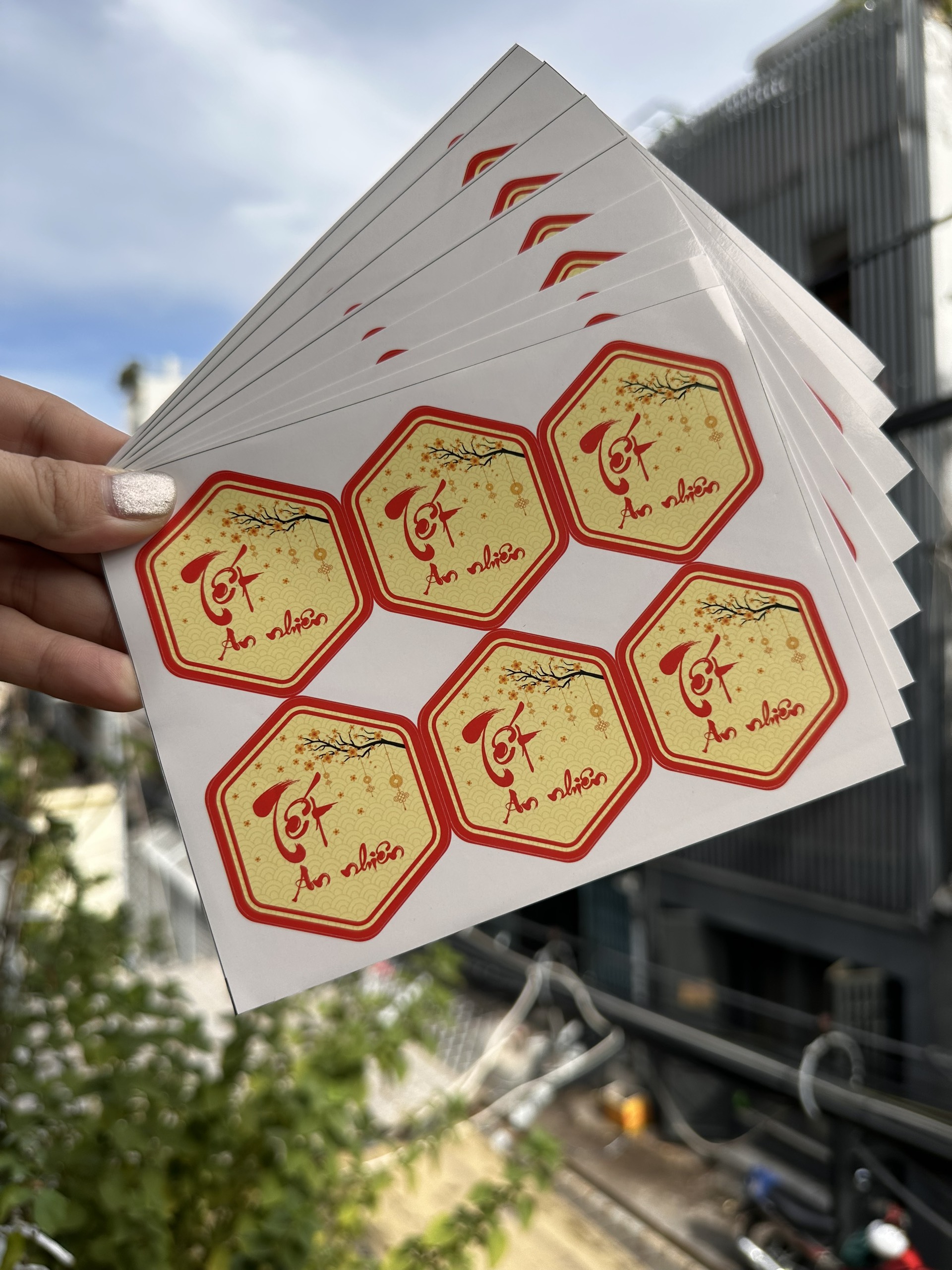 100 tem lục giác nhỏ 4x5cm