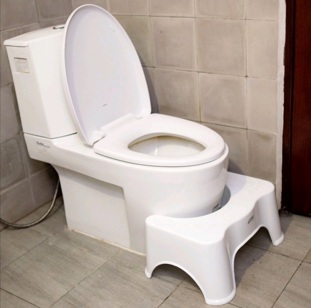 GẾ KÊ CHÂN HỖ TRỢ VỆ SINH VIỆT NHẬT