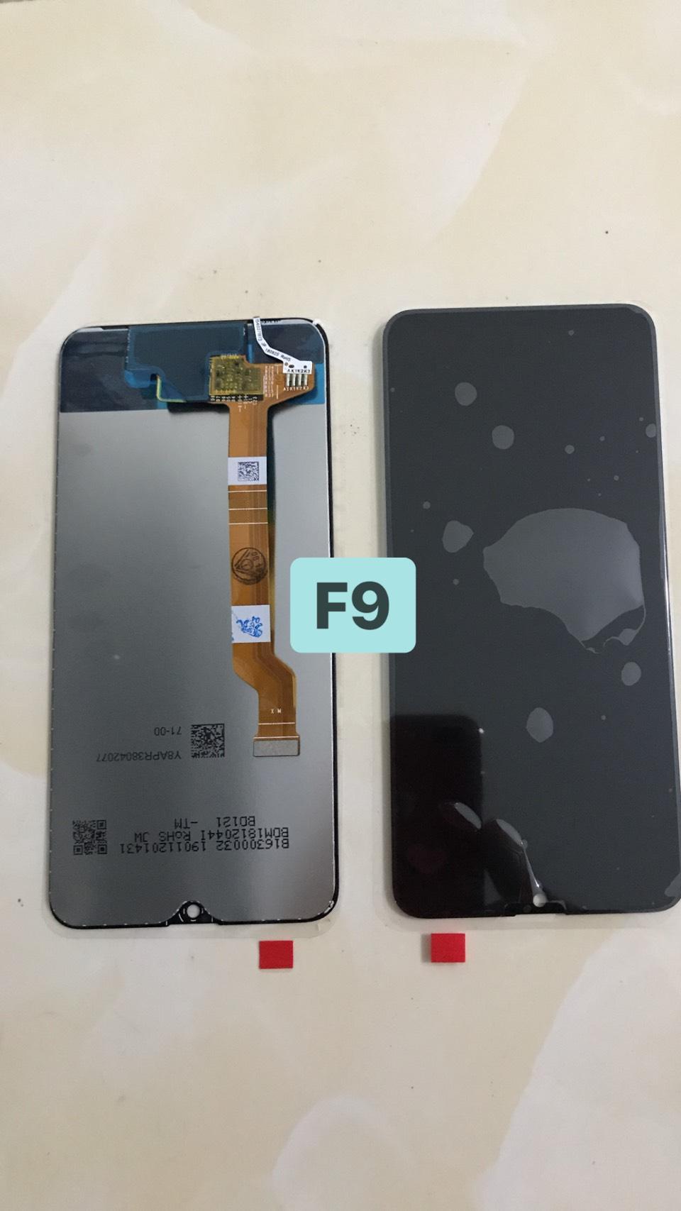 màn hình oppo F9 có tặng kèm keo dán màn