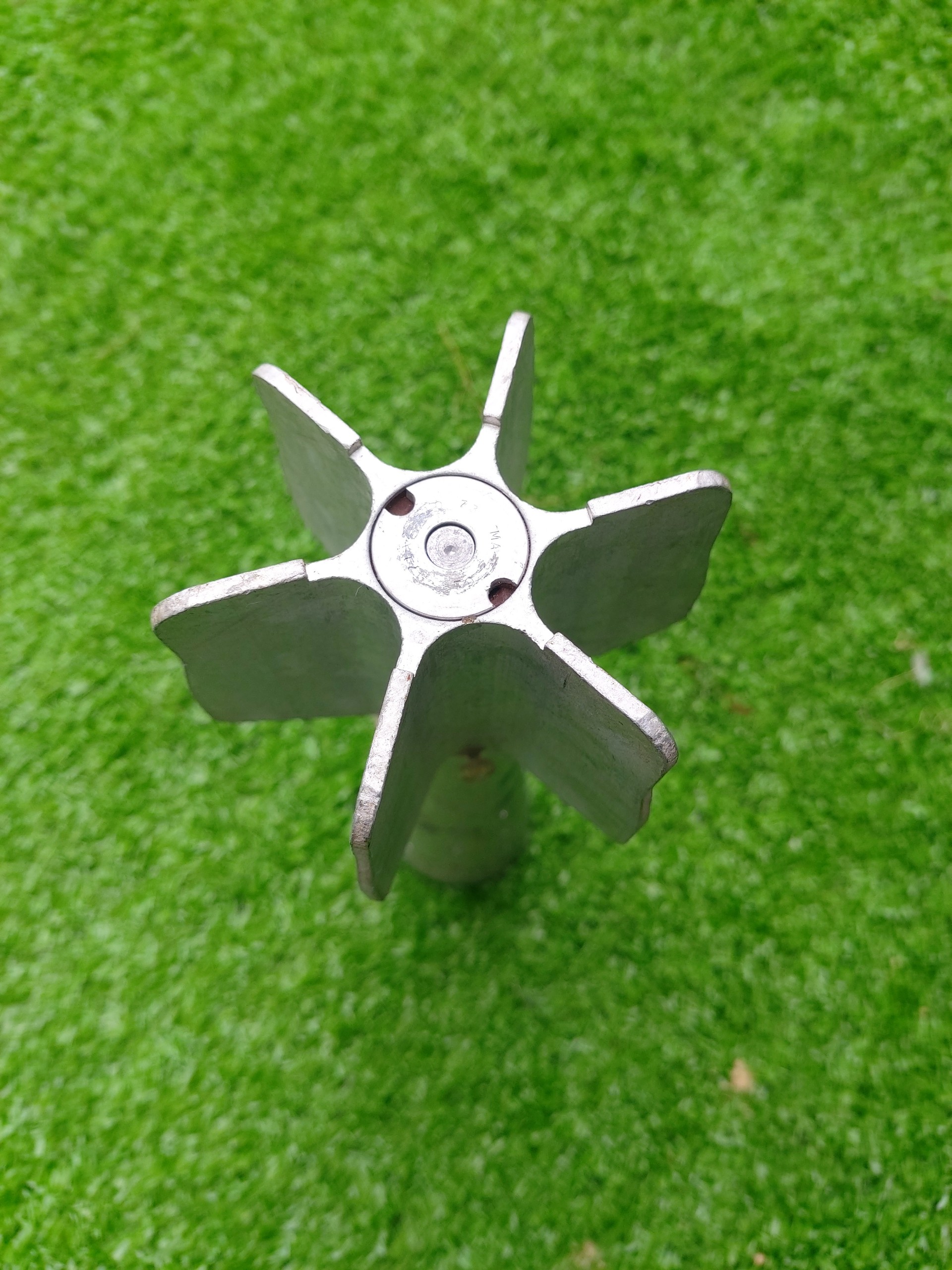Đuôi cối 81mm US,lọ cắm hoa