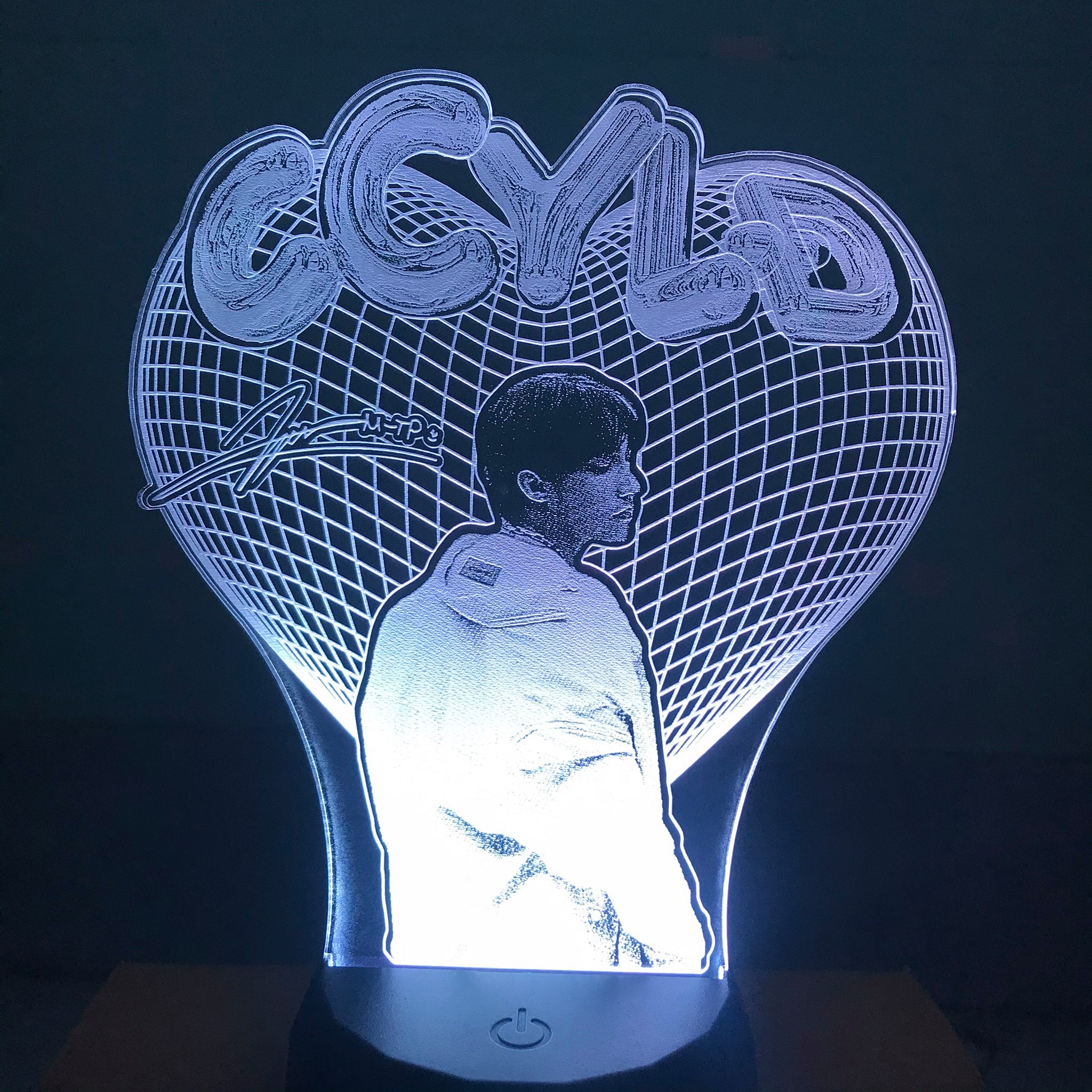 ĐÈN LED GỖ 3D! Sơn Tùng MTP dành tặng fan