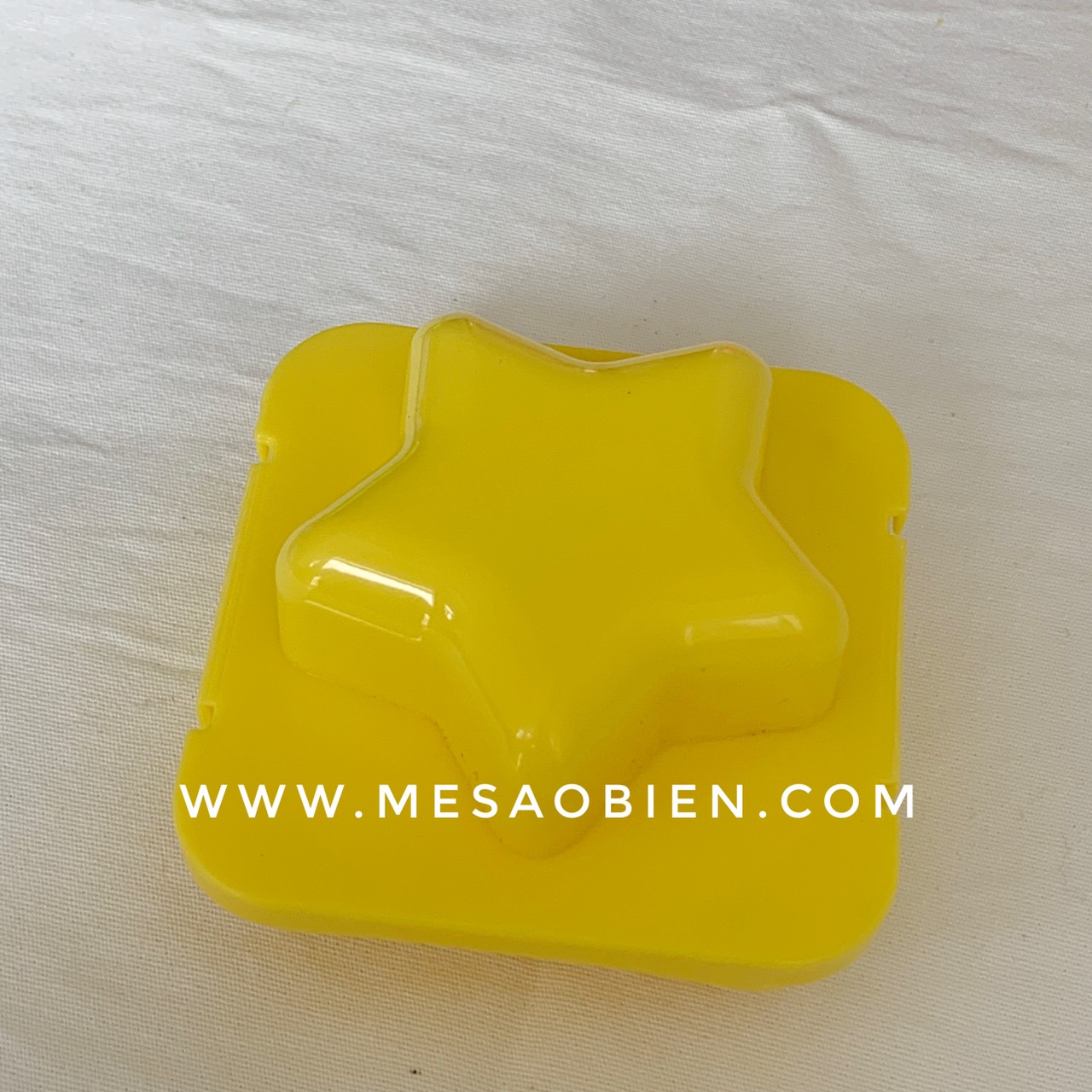 Khuôn bento làm cơm trứng bánh cho bé ăn dặm