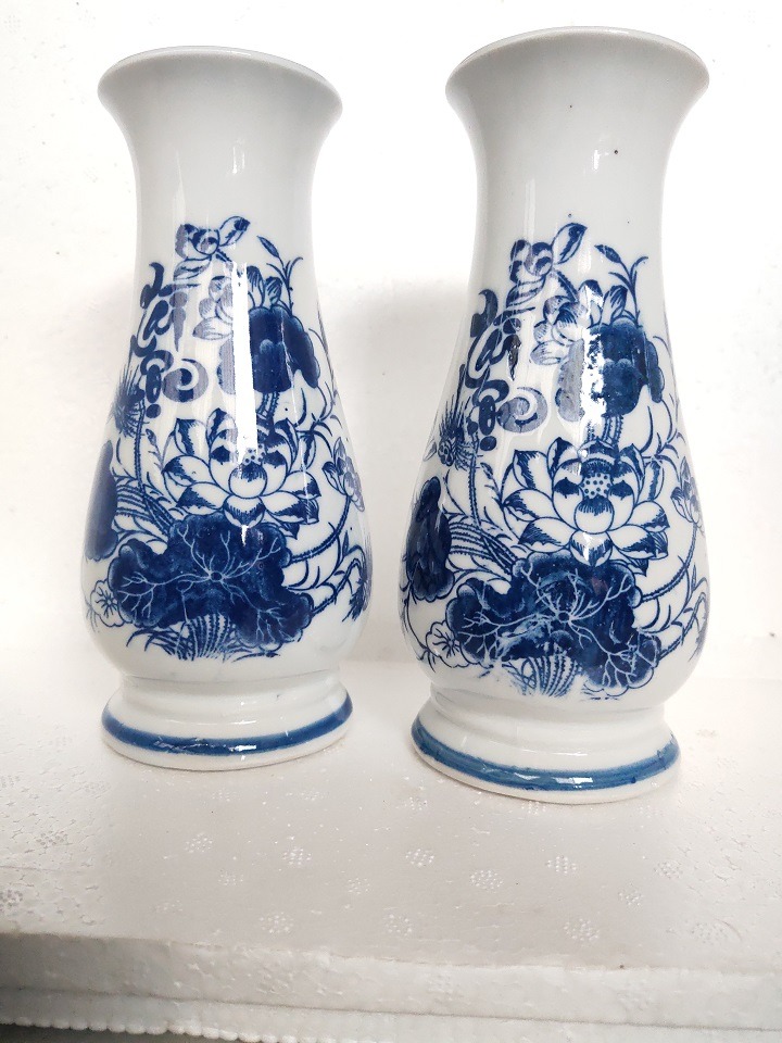 Gốm sứ Bát Tràng - cặp lọ hoa để ban thờ cao 18cm