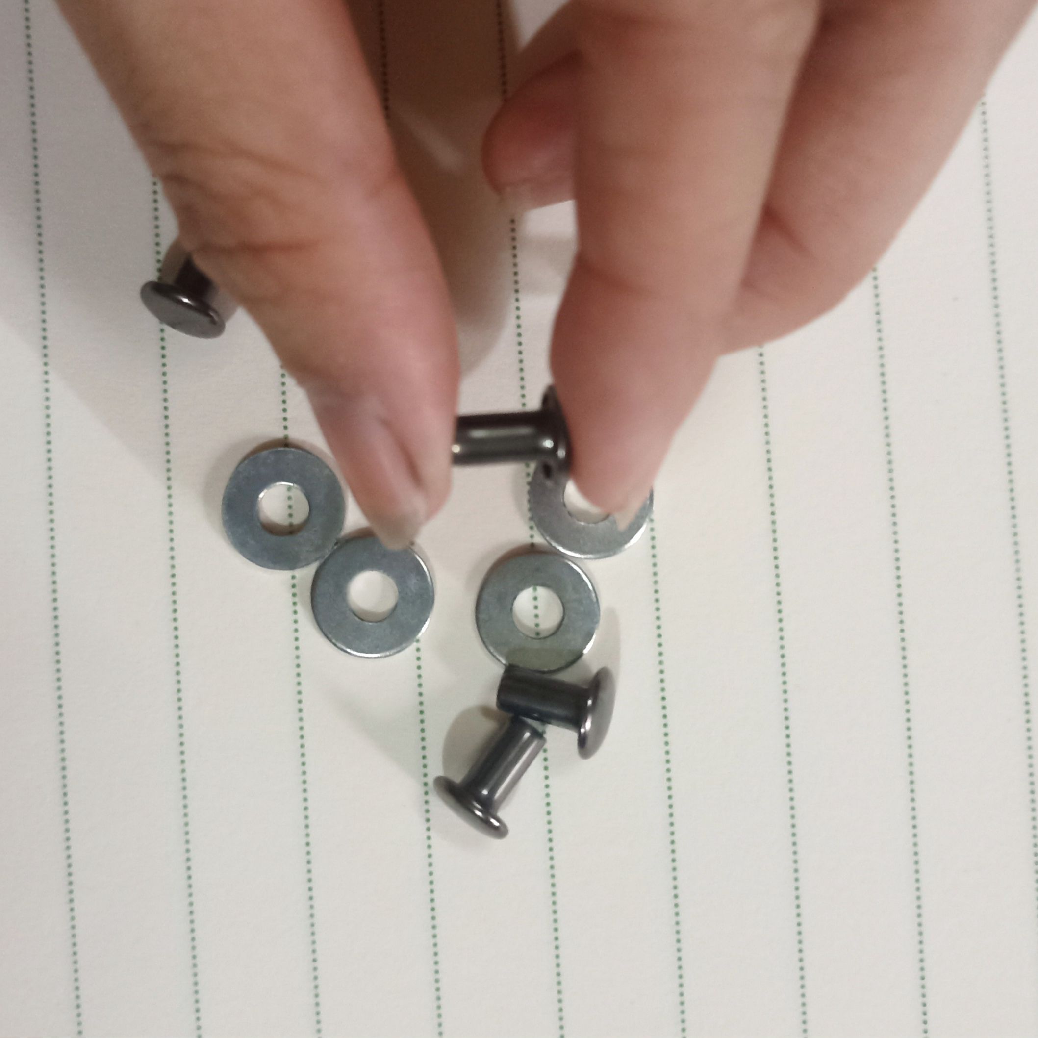 Combo 50 đinh tán rỗng dùng cho quai nón - mũ bảo hiểm kích thước 4x10mm