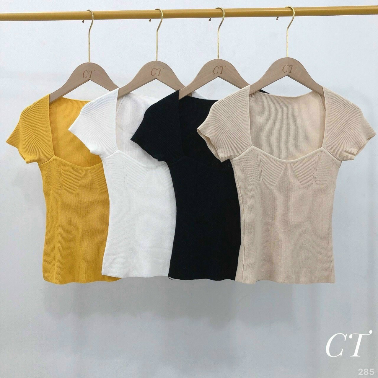 Áo phông nữ - áo thun body cổ vuông gợn sóng cổ ngắn tay vải cotton co giãn