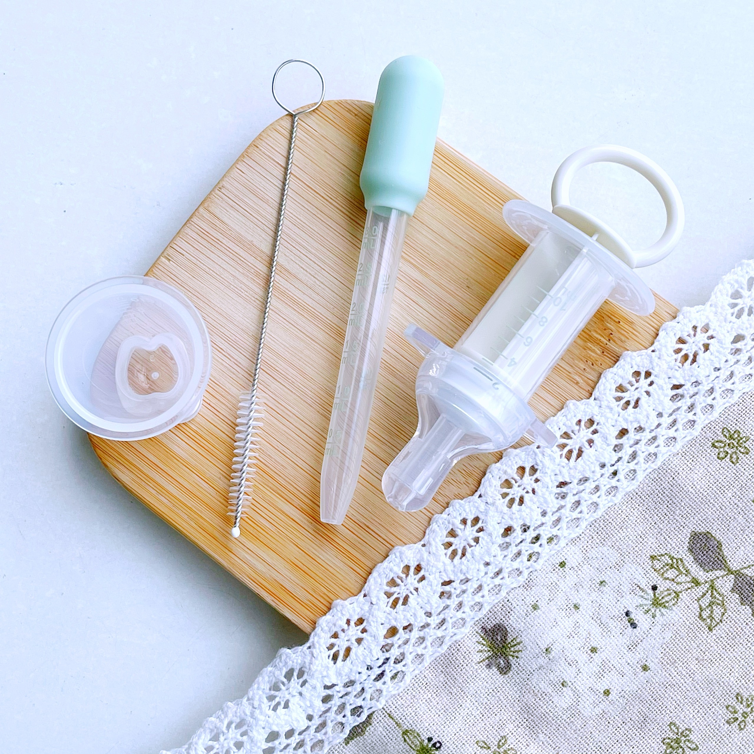 dụng cụ uống thuốc cho bé  emma kids