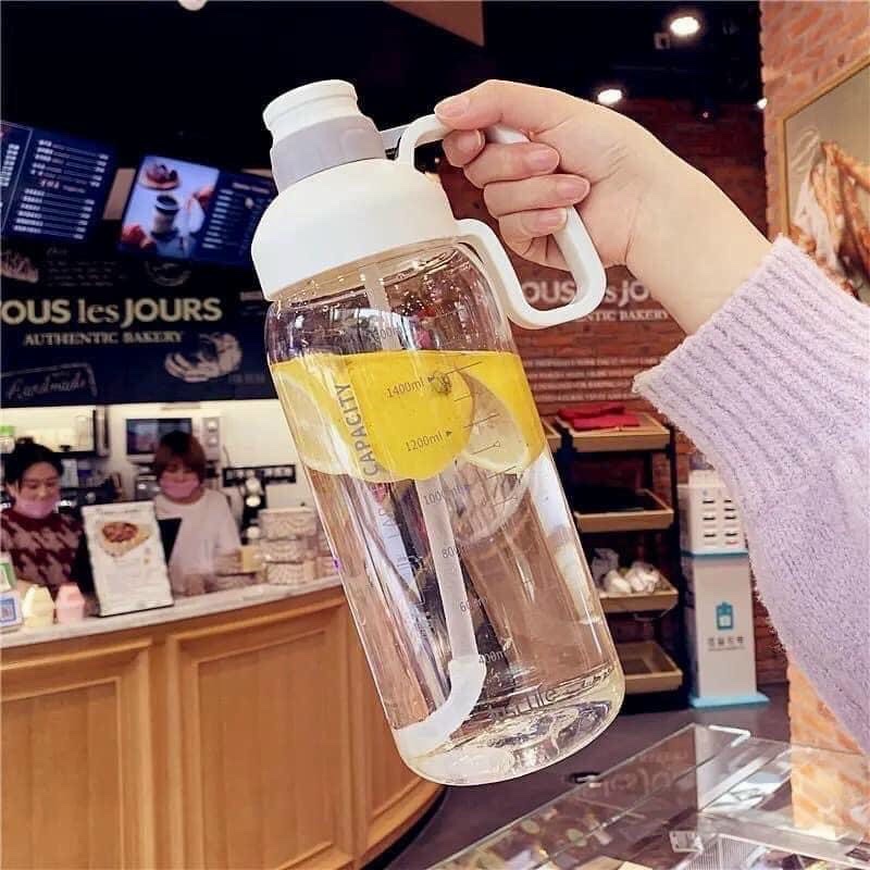 BÌNH NƯỚC THỂ THAO 1800ML