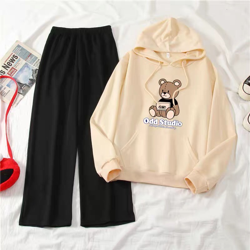 SÉT ÁO HOODIE NAM NỮ HÌNH CON GẤU ODD STUDIO KÈM QUẦN ỐNG XUÔNG SIÊU KUTE