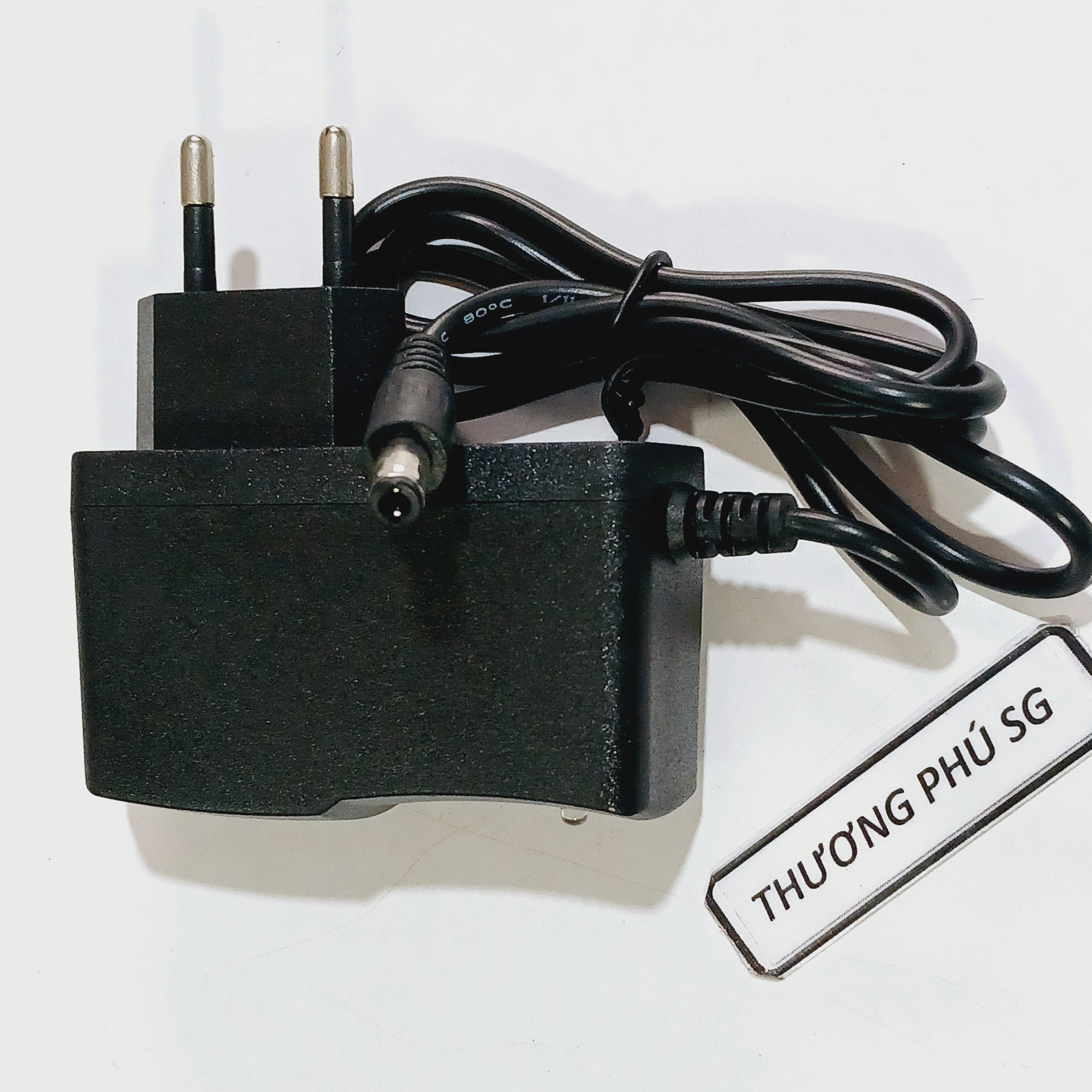 Adapter DC 9V - 1A / Đầu cắm 5.5mm x 2.1 -- 2.5mm (Cáp dài 1.5M)