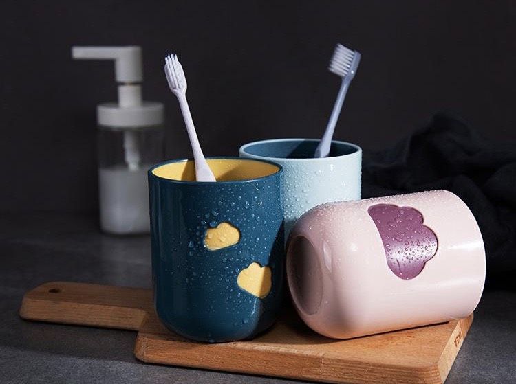 LY , CỐC NHỰA ĐÁNH RĂNG SÚC MIỆNG