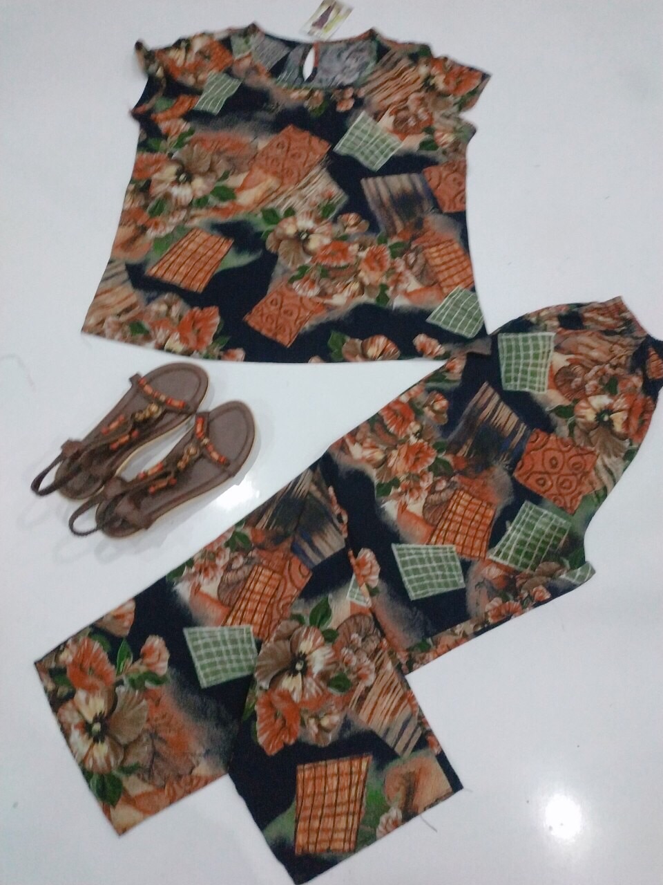 Bộ đồ tôn thái dài cổ tròn