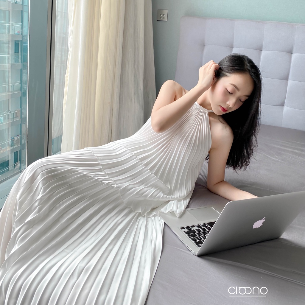 CIGNO- SET áo cổ yếm, chân váy dập ly lụa FIDELIA