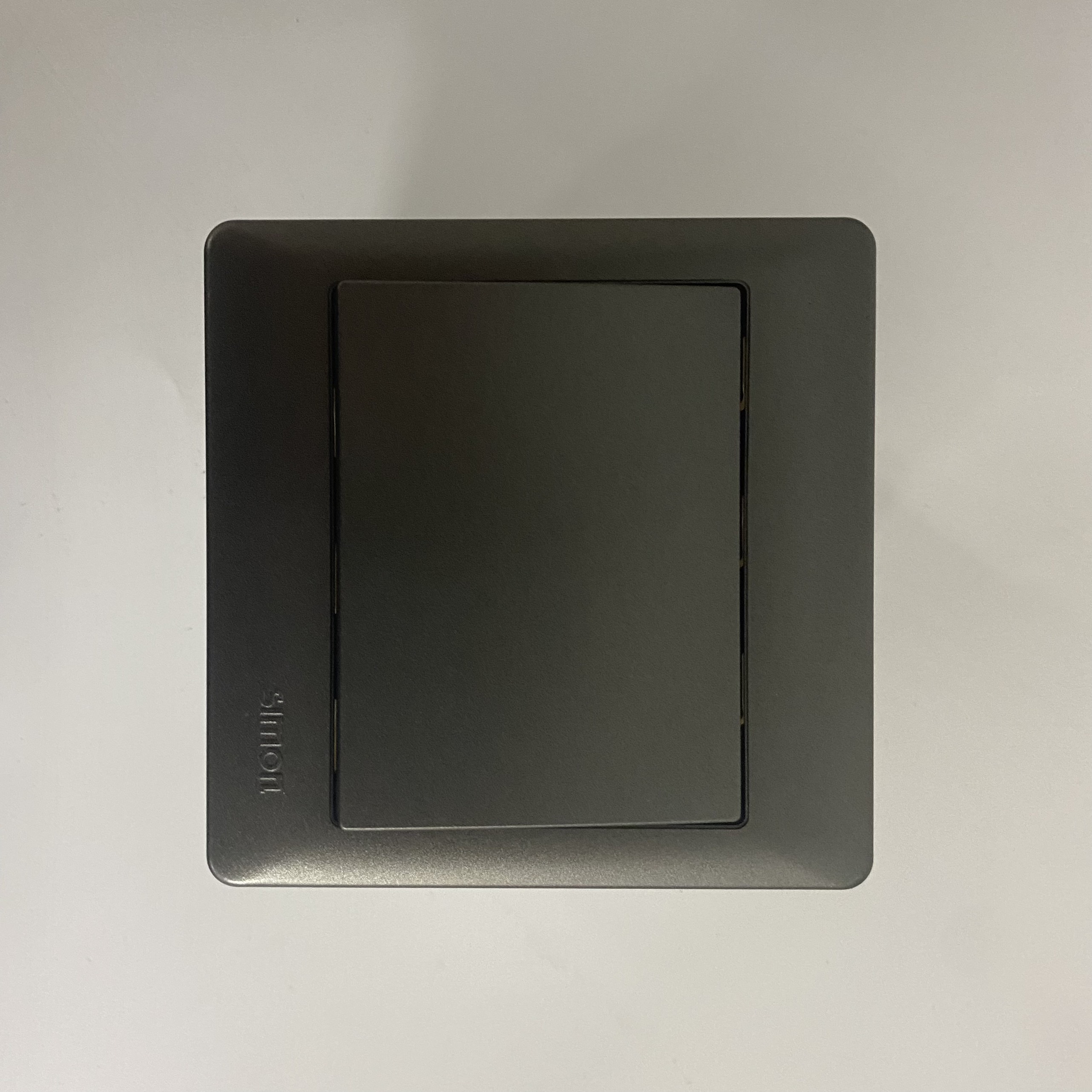 Bộ công tắc đơn 1 chiều chuẩn vuông Simon Series 50