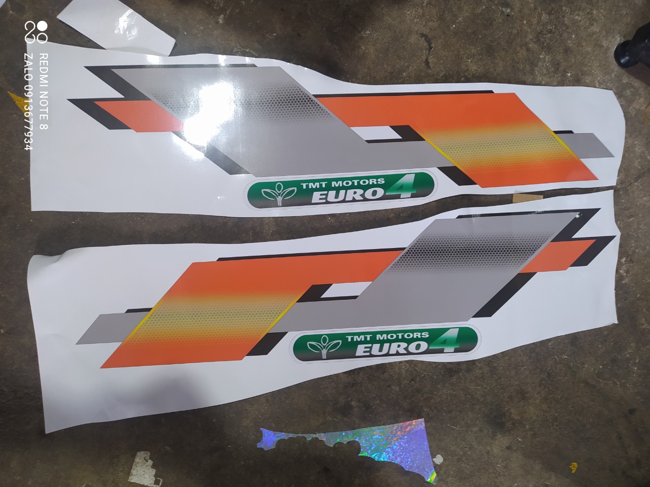 CẶP TEM DECAL DÁN CỬA XE HOWO TMT, TEM DÁN TRANG TRÍ XE TẢI ( SL: 2 TEM)