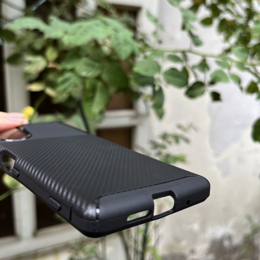 Ốp lưng Xperia 5 auto focus vân carbon